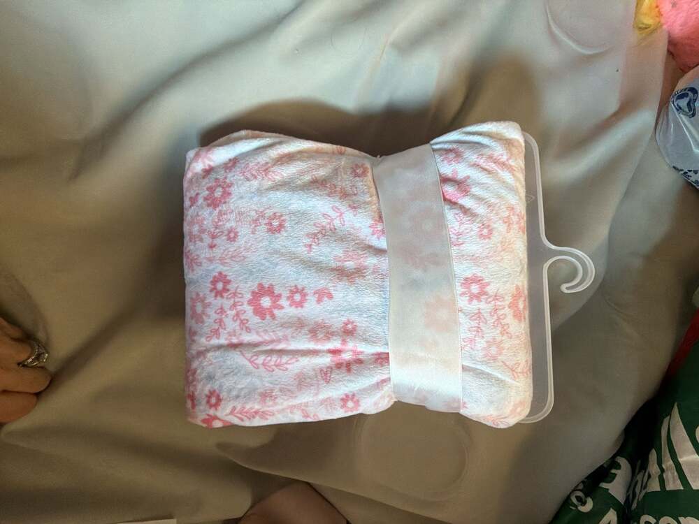 Parent's Choice Pink Floral Plush Baby Blanket 30 in x 40 in - Picture 3 of 3
